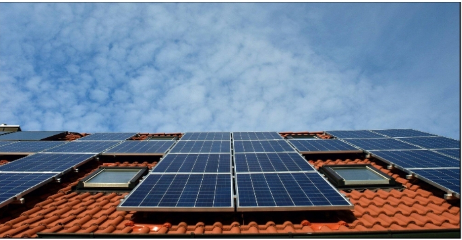 The Benefits of Hybrid Solar Inverters in Maximizing Energy Efficiency